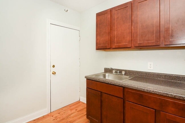 Photo - 826 W Cornelia Ave Unit 211