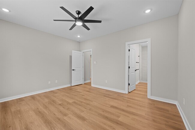 Building Photo - 28411 Champion Oaks Dr Rental