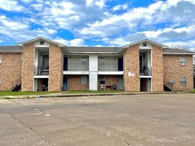 Building Photo - 520 Laredo St Rental