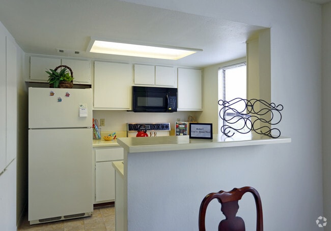 Photo - Canterbury Woods Apartments