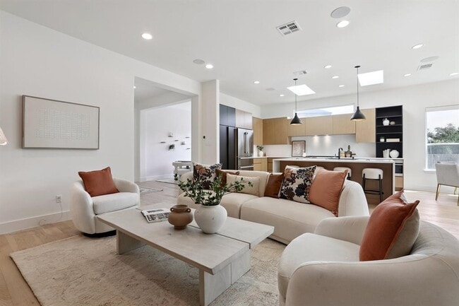 Building Photo - 4025 Lazy River Bend