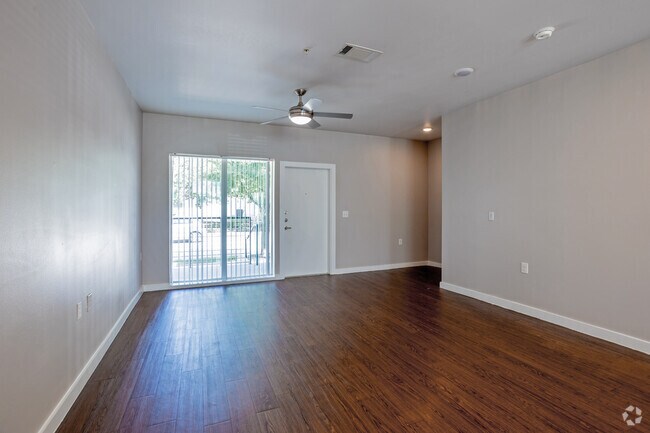 2BR, 2.5BT - 1300SF