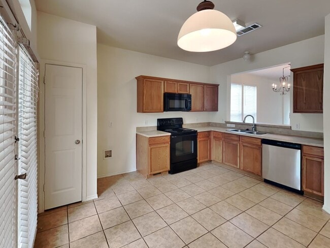 Photo - 10661 Traymore Dr