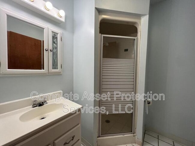 Photo - 825 E Cleveland Ave