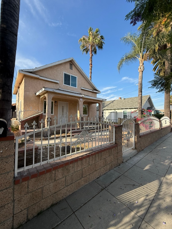 Photo - 727 E 11th St Unidad 1