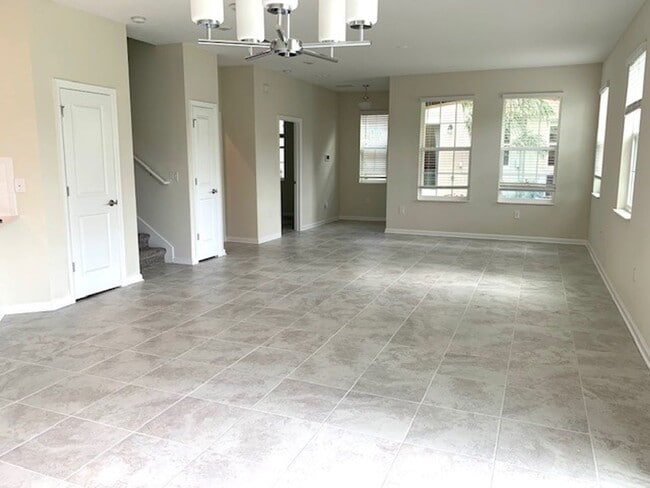 Photo - 5 Bedroom / 3 Bath Town home with 2 car garage