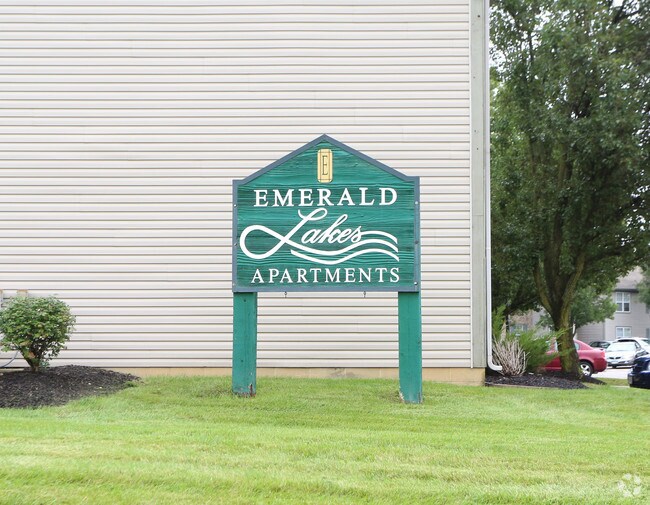 Emerald Lakes Apartments For Rent in Powell, OH