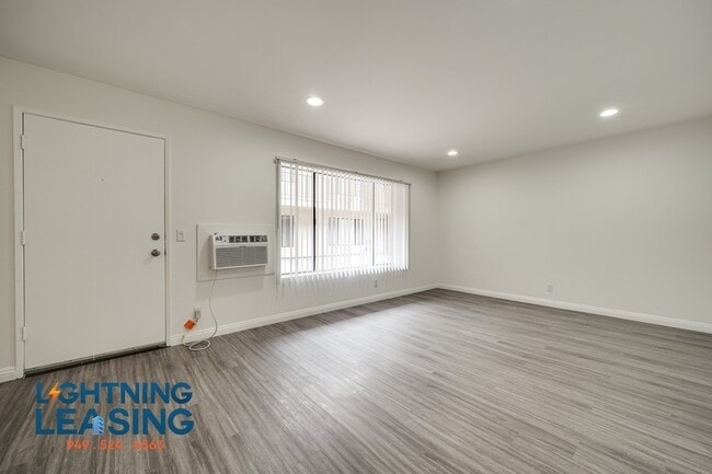 Photo - 5121 Klump Ave Unit 206