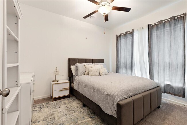 Photo - 4912 Overland Hollow Dr