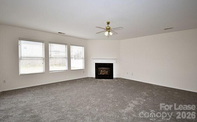 Photo - 8629 Buckhorn St