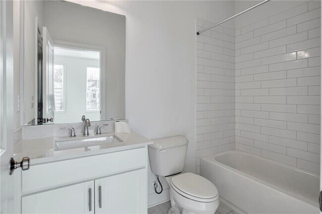 Photo - 1115 Larkin Dr