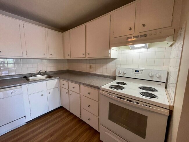 Photo - 99 Powers St Unidad 131