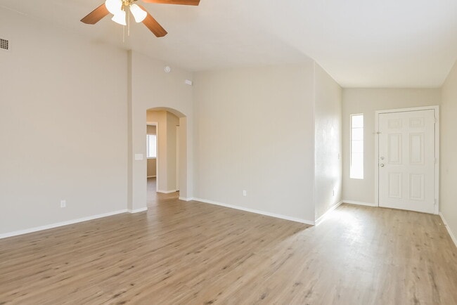 Photo - 9009 E Kinross Dr