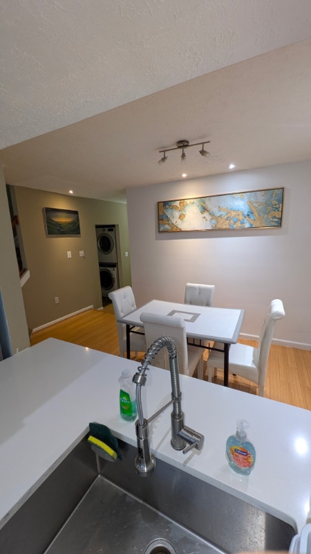 Building Photo - 7403 Morrison Dr