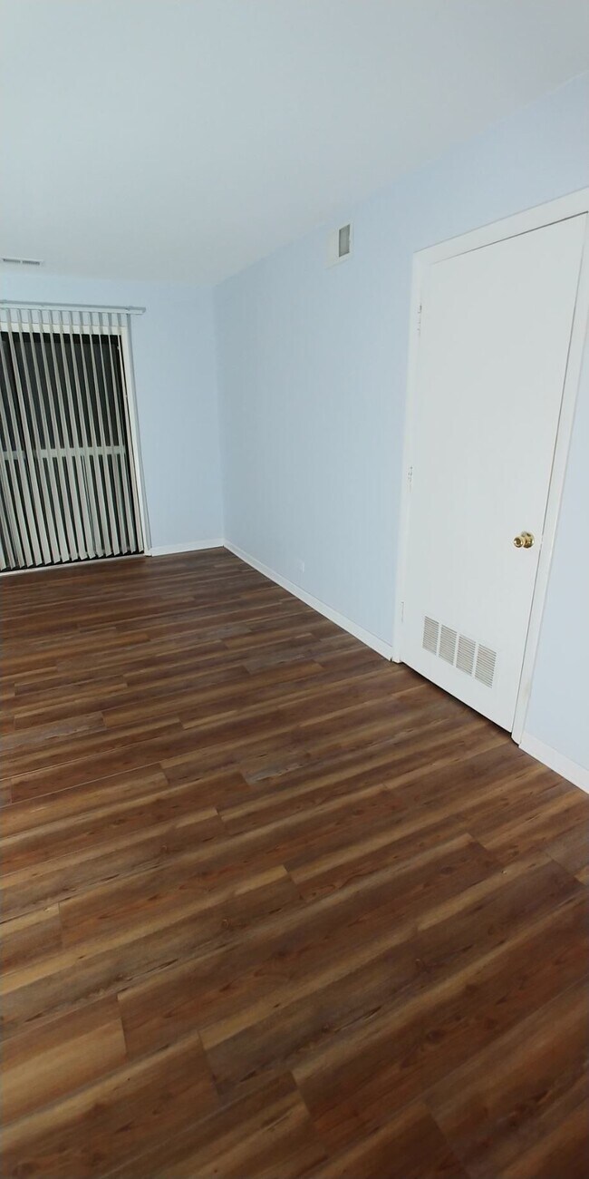 Photo - 1968 Kenilworth Cir Unit F