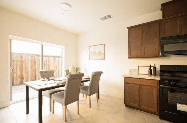 Photo - 904 N Olive Ave