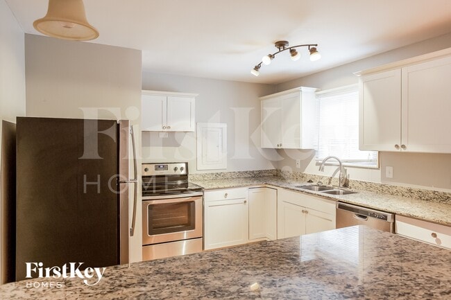 Photo - 10808 Ruckle St