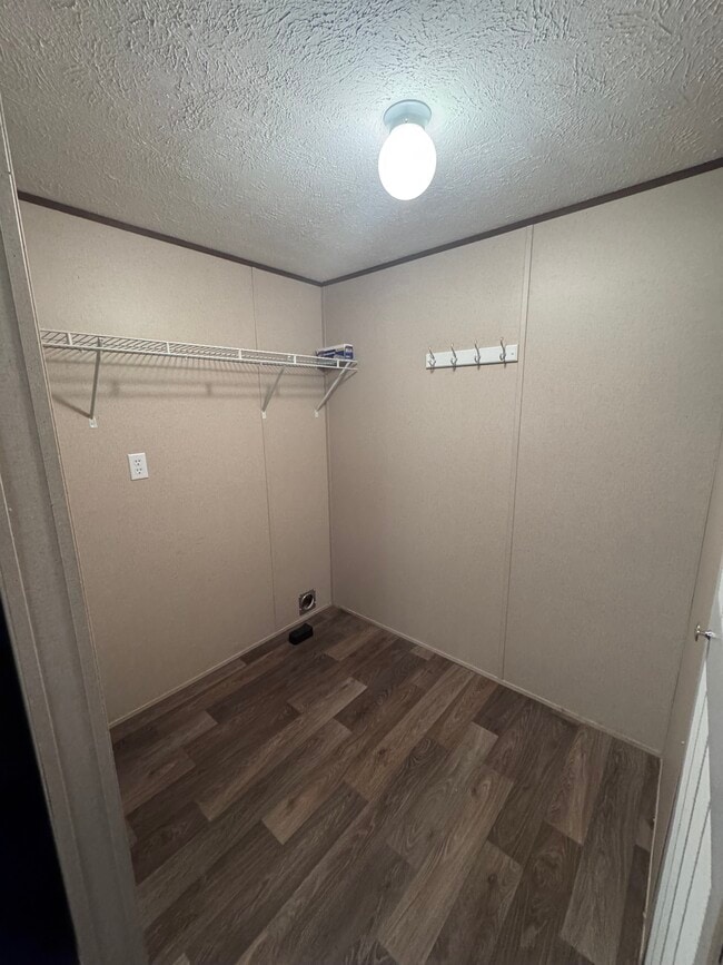 Photo - 111 Loyalty Ln