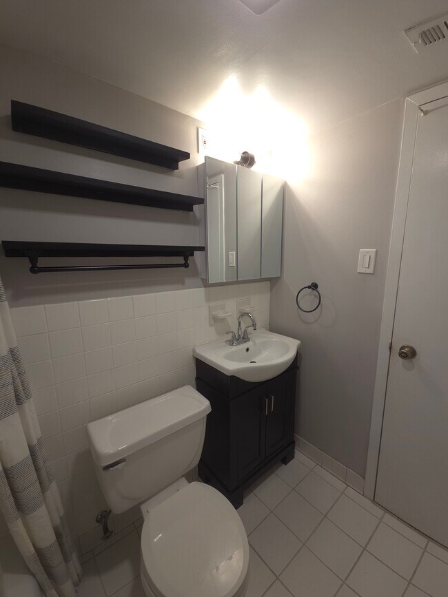 Photo - 5201 Duke St Unidad 302