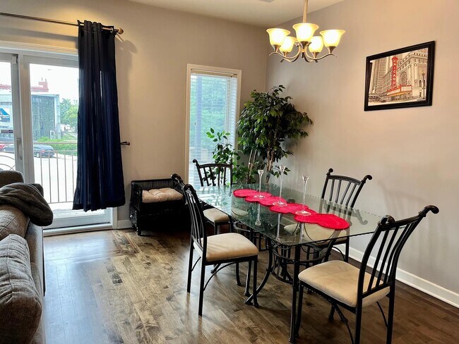 Photo - 1909 S State St Unidad 2