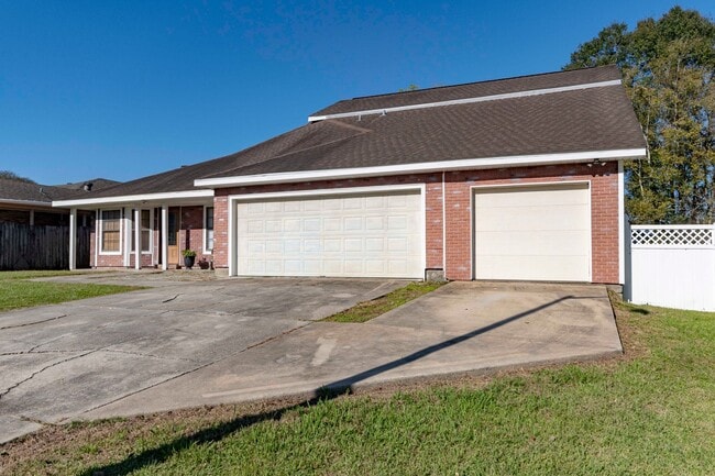 Photo - 4 bedrooms, 3 1/2 baths