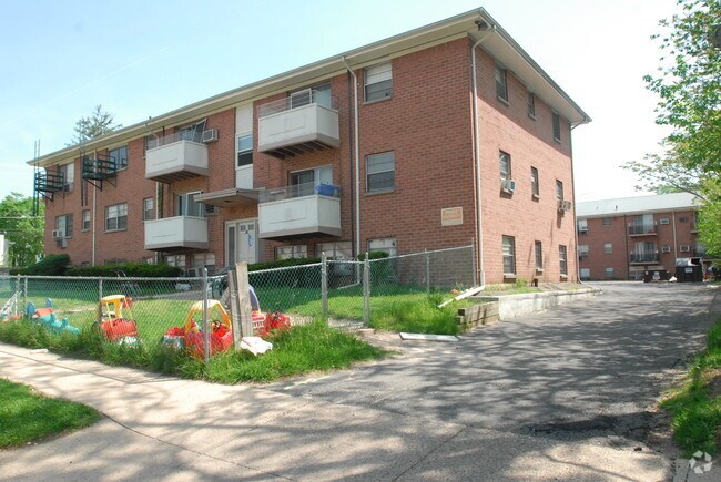 Photo - Lakeside apartments