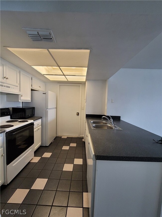 Photo - 931 SE 23rd Pl