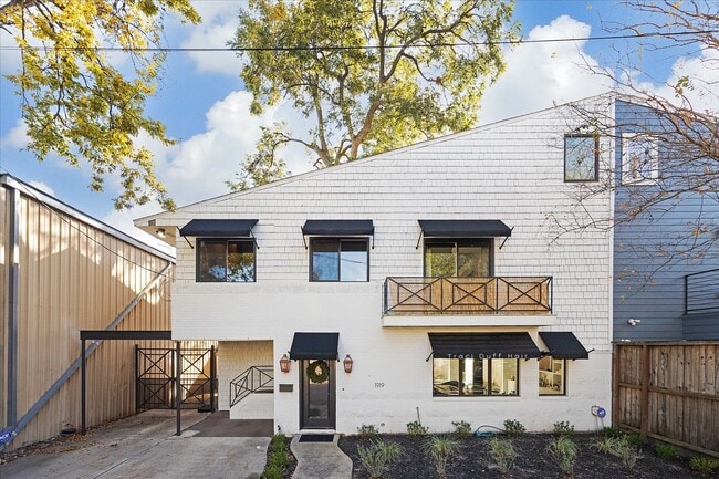 Photo - 1919 Missouri St