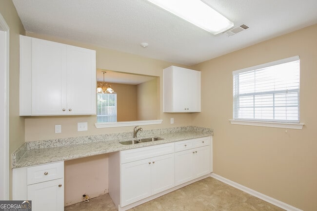 Photo - 1269 Creekview Cir