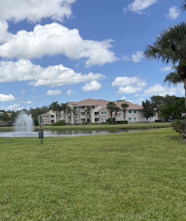 Photo - 181 SW Palm Dr Unit 203