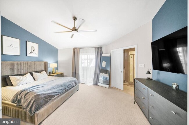 Photo - 2609 Campus Way N