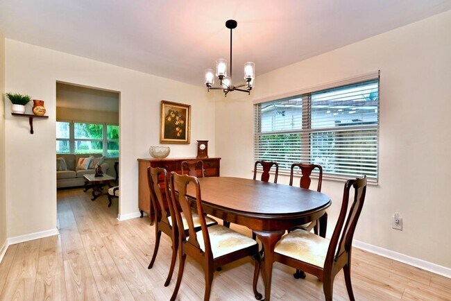 Photo - 129 Alhambra Pl