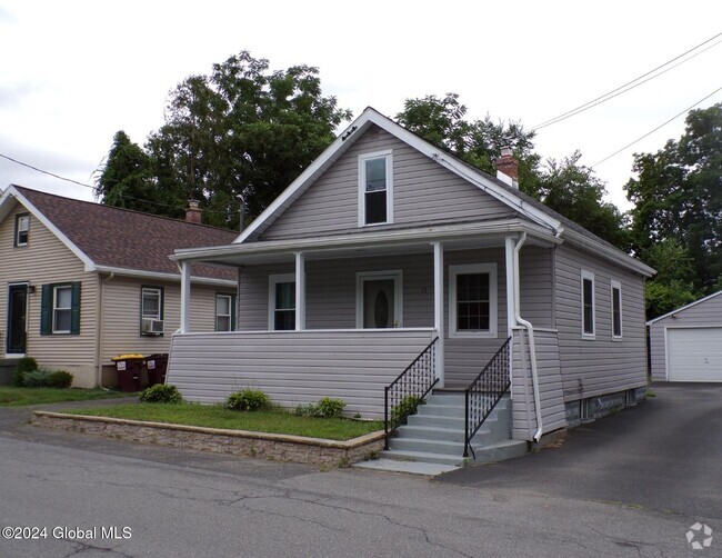 Building Photo - 15 McNutt Ave Rental