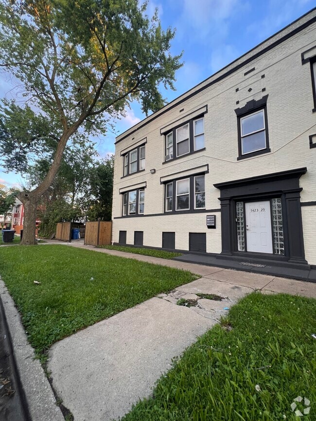 Building Photo - 5423 W West End Ave Unit 1E Rental