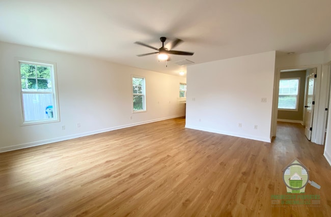 Photo - 12 McLeod St