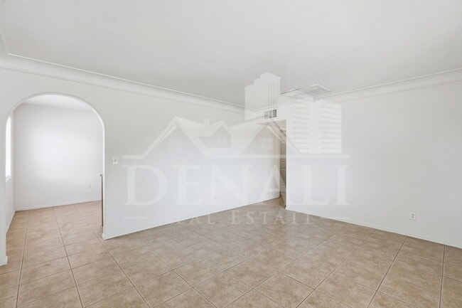 Photo - 3801 N 4th Ave
