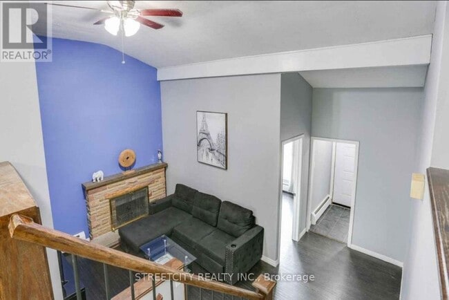 Photo - 1337 Victoria Dr