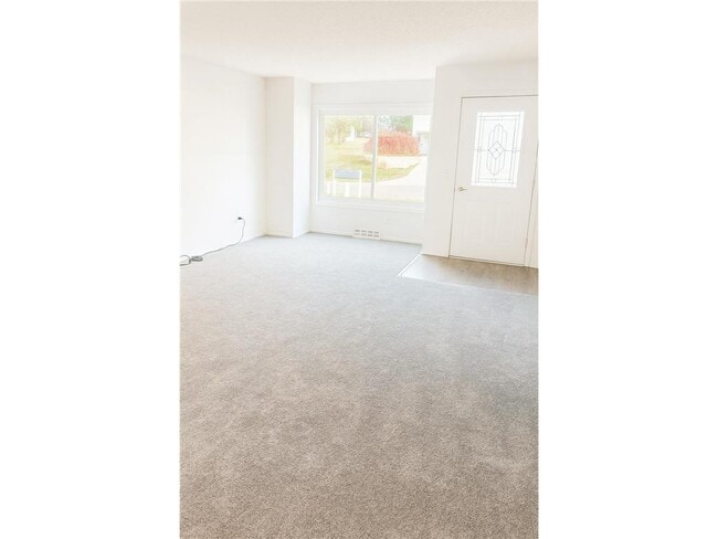 Photo - 9 Heights Rd NE