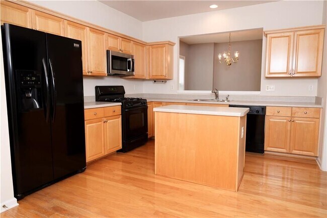 Photo - 6335 Waveland Dr