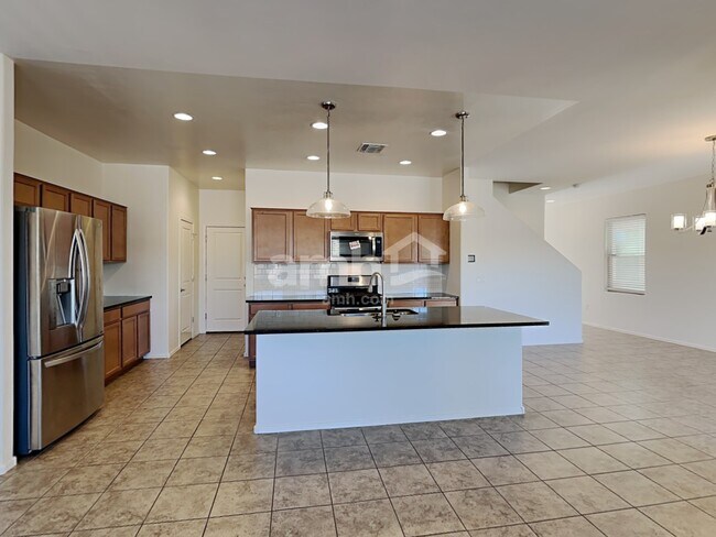 Photo - 683 N Nestled Hummingbird Ln E