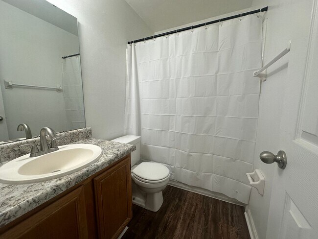 Photo - Richview Park Cir unit avail NOW!!!