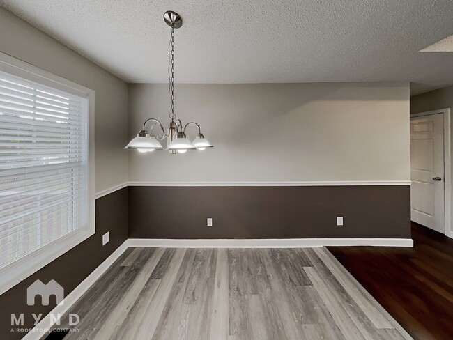 Photo - 608 Helms Dr