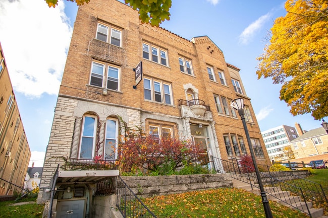0B1BGolden Eagle Flats 611 exterior_07.jpg - Golden Eagle Flats
