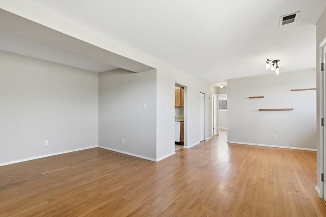 Photo - 521 Epsom Rd