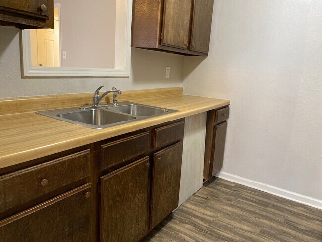 Photo - 282 Tinker Hill Cv Unidad D