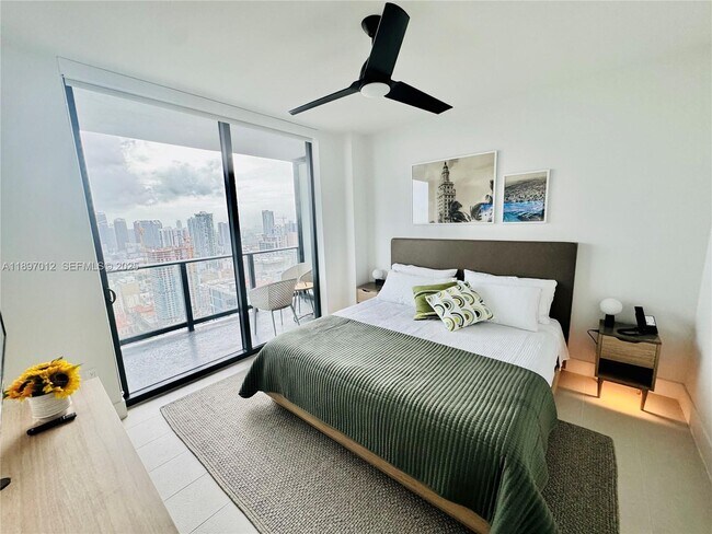 Photo - 159 NE 6th St Unidad 4314