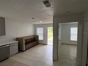 Photo - 1053 Scott St