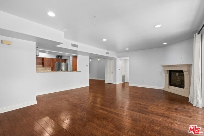 Building Photo - 8238 W Manchester Ave Unit 209
