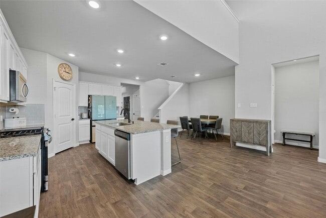Photo - 314 Apache Plum Dr