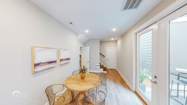 Photo - 2352 E 18th St